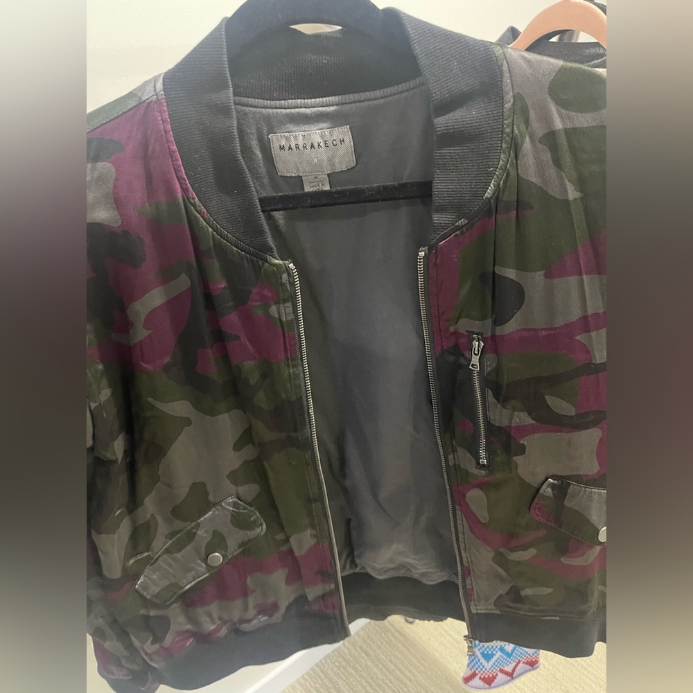 Cute zip up camo jacket